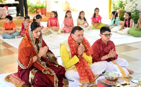 DEHRADUN NEWS: रामनवमी पर सीएम धामी ने सपरिवार किया कन्या पूजन, प्रदेश-वासियों को दी बधाई