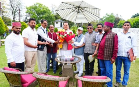 मुख्यमंत्री से विधायक मोहन महारा के नेतृत्व में आए प्रतिनिधिमंडल ने भेंट की