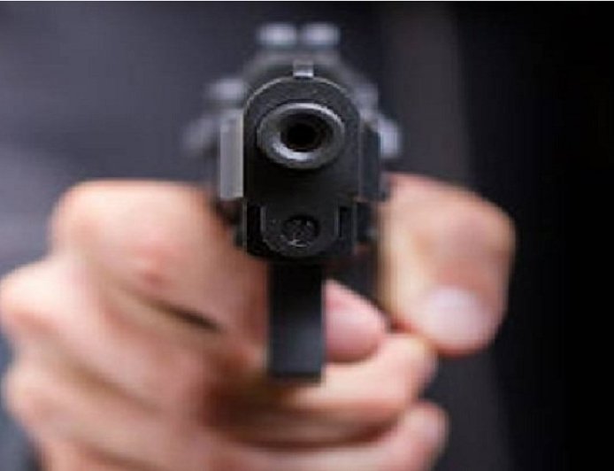 उत्तराखंड: पड़ोसियों का विवाद, झोंका फायर, तीन लोग घायल