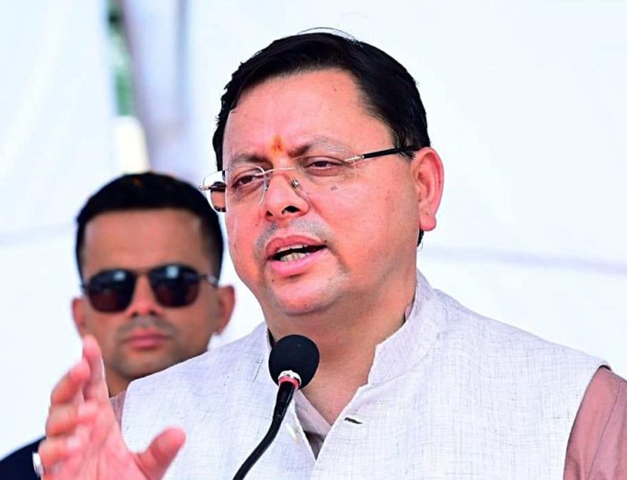 ममता के गढ़ में सीएम धामी की दहाड़, बोले- युवाओं को कर्मवीर नहीं, भत्तावीर बना रही ममता सरकार