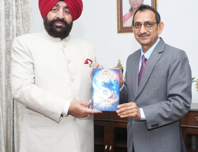 UTTARAKHAND NEWS: श्री देव सुमन उत्तराखण्ड विश्वविद्यालय ने तैयार किया ‘प्रज्ञानम्’ एआई चैटबॉट, जल्द होगा लॉन्च