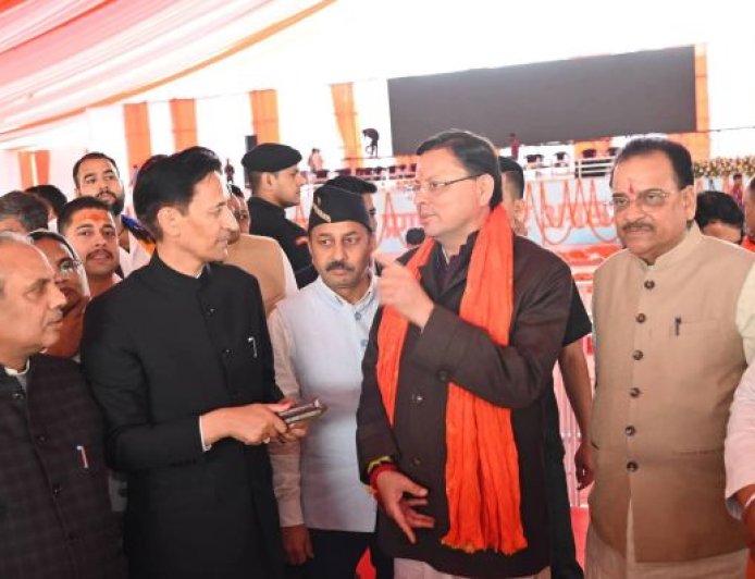 सीएम धामी ने कार्यक्रम स्थल का किया निरीक्षण