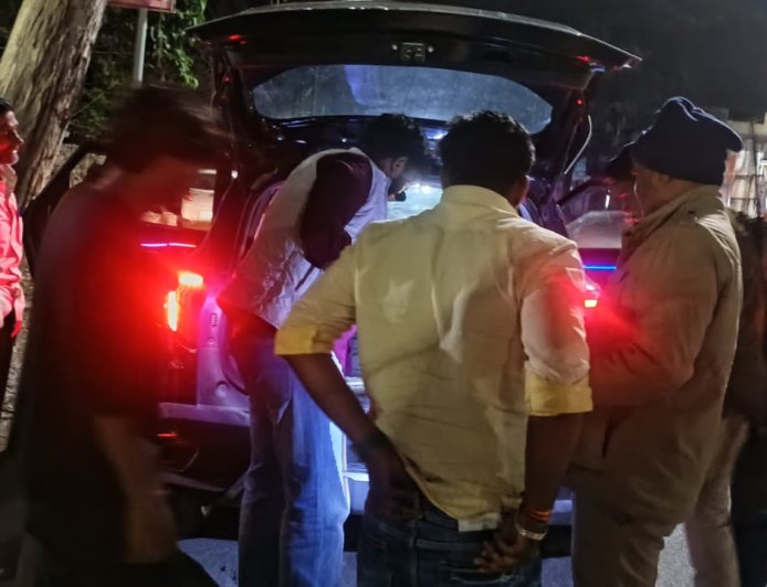 देहरादून: “ऑपरेशन नाइट वॉच” के तहत पुलिस की बड़ी कार्रवाई, हुड़दंगियों पर कसा शिकंजा