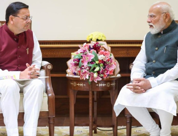 PM मोदी से CM धामी ने की मुलाकात, कई योजनाओं के शिलान्यास व लोकार्पण के लिए पीएम को दिया निमंत्रण