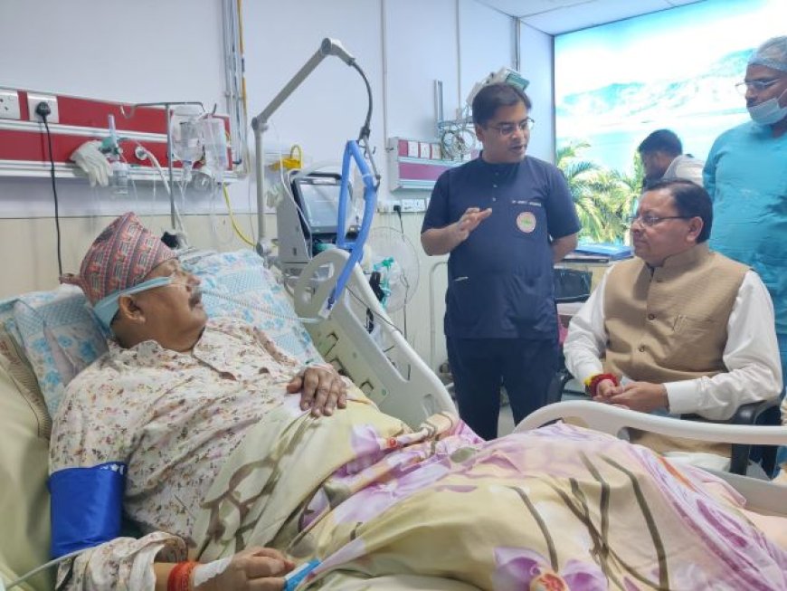 मुख्यमंत्री ने अस्पताल पंहुचकर मंत्री सतपाल महाराज के स्वास्थ्य की जानकारी ली
