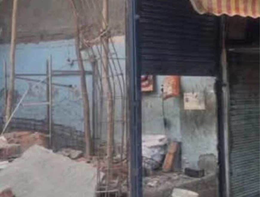 हल्द्वानी में अचानक ढही दुकान की छत, दो मजदूर घायल