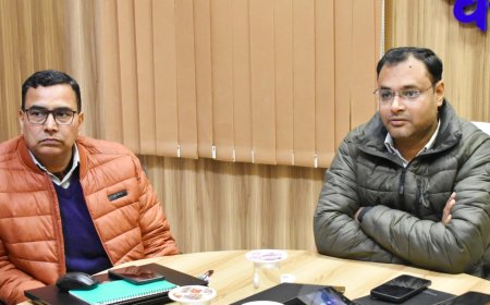 चमोली में जिलाधिकारी गौरव कुमार की अध्यक्षता में प्लास्टिक मुक्त बद्रीनाथ धाम के लिए समीक्षा बैठक आयोजित