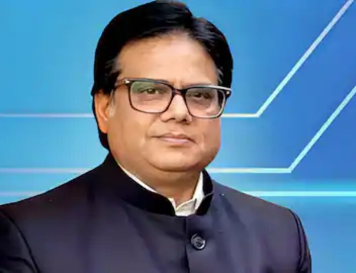 दूरदर्शन एंकर अशोक श्रीवास्तव की विवादास्पद टिप्पणी, राहुल गांधी पर उगला जहर