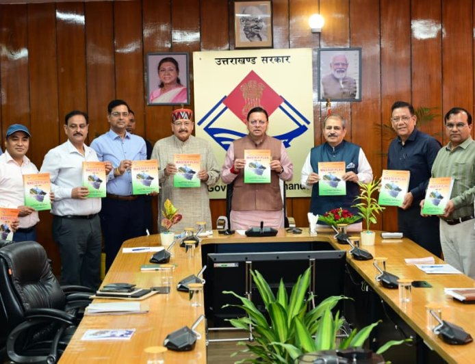 मुख्यमंत्री धामी का लोक निर्माण विभाग की मास्टर प्लान पुस्तिका का विमोचन, विकास हमारी प्राथमिकता