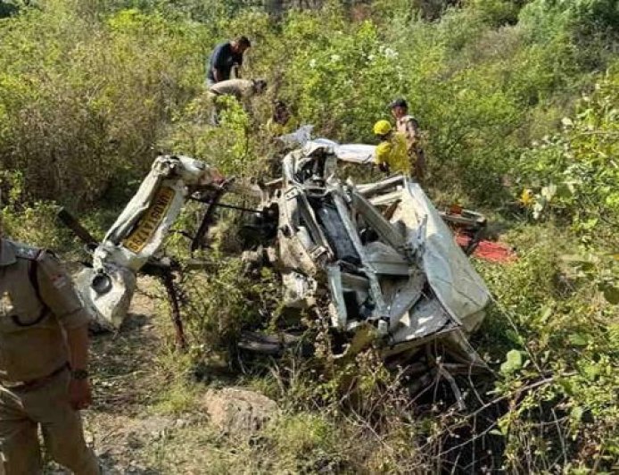 चंबा-कोटी कॉलोनी मार्ग पर भीषण सड़क हादसा, 8 की मौत और 2 घायल