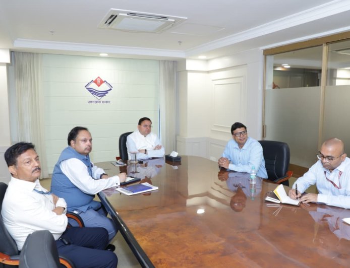 सीमावर्ती क्षेत्रों में व्यापार को बढ़ाने के लिए सीएम धामी की महत्वपूर्ण बैठक, लैंड पोर्ट परियोजना की प्रगति पर चर्चा