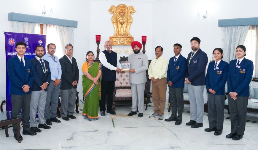 एन.एस.एस. के स्वयंसेवकों ने राज्यपाल गुरमीत सिंह से की मुलाकात, गणतंत्र दिवस परेड में किया था राज्य का प्रतिनिधित्व