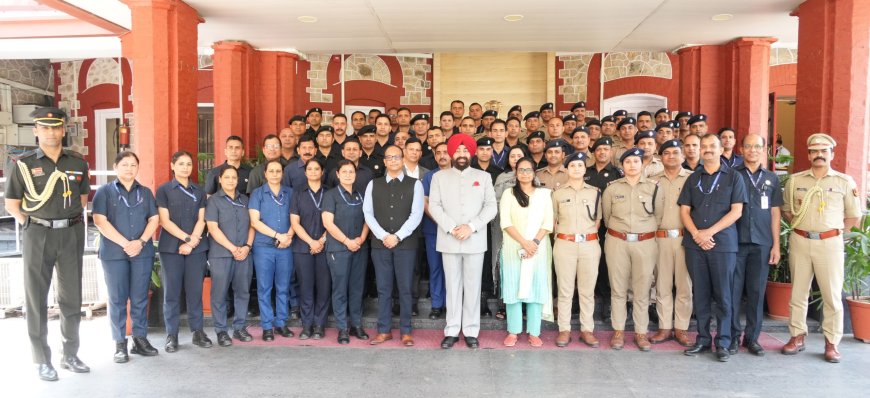 लोक भवन में सुरक्षाकर्मियों को मिली नई पहचान, राज्यपाल गुरमीत सिंह ने बैज से किया सम्मानित