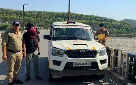 देहरादून पुलिस ने तड़ीपार किया दो आदतन अपराधियों को ढोल-नगाड़े की गूंज में
