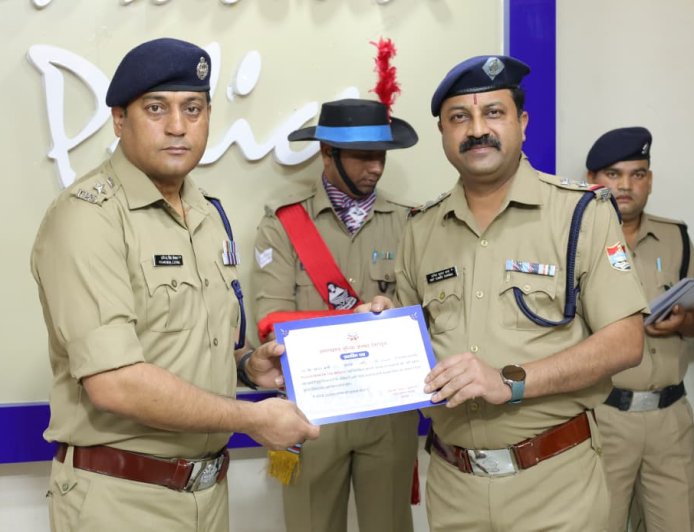 एसएसपी देहरादून ने 34 पुलिस कर्मियों के उत्कृष्ट कार्य को किया सम्मानित