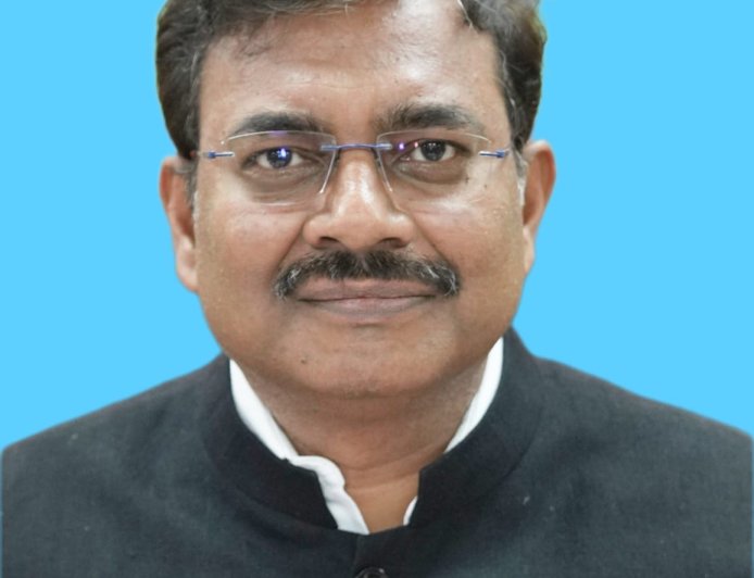 मुख्य सचिव आनंद बर्द्धन ने परियोजनाओं की समयबद्ध पूर्णता व 5 वर्षीय मूल्यांकन के निर्देश जारी किए