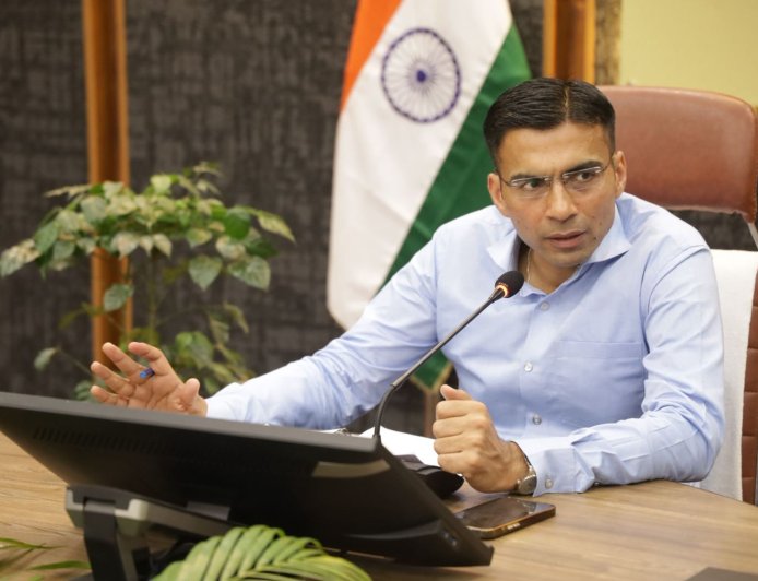 देहरादून में डीएम सविन बंसल का बड़ा एक्शन, 96 अवैध होमस्टे पंजीकरण निरस्त