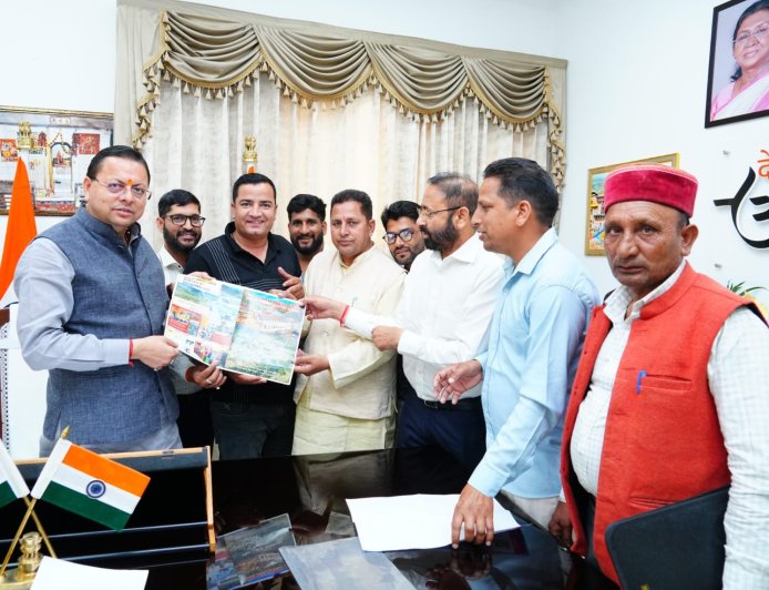 मुख्यमंत्री धामी की आवास पर तीन विधायक की महत्वपूर्ण भेंट