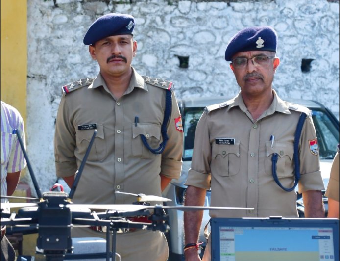आसमान से जाम और सुरक्षा पर नजर रखने के लिए उड़ने लगे ड्रोन्स, जानिए फायदे