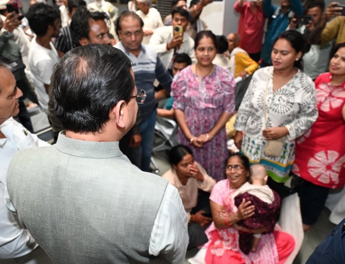 मुख्यमंत्री धामी ने ऋषिकेश के ट्रांजिट कैंप का औचक दौरा, चारधाम यात्रा व्यवस्थाओं की समीक्षा की