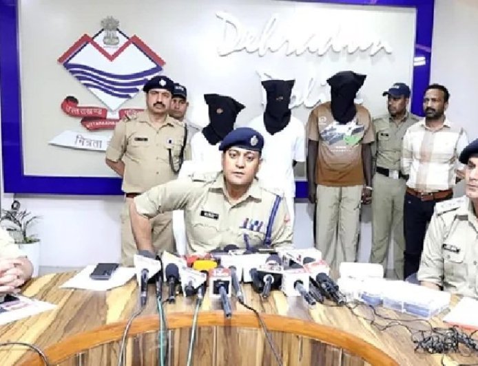 उत्तराखंड: ऑपरेशन प्रहार के तहत कोकीन तस्करी गिरोह का भंडाफोड़, तीन तस्कर गिरफ्तार