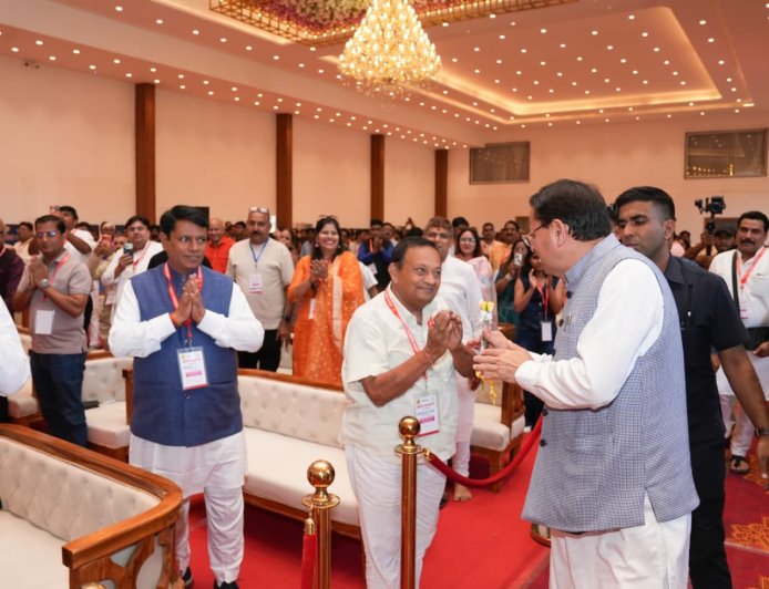 कालाढुंगी: मुख्यमंत्री धामी ने ‘अभिव्यंजना 5.0’ का किया सफल शुभारंभ; भारतीय कविता के क्षितिज पर दिग्गजों का जलवा