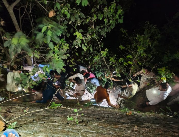 नैनीताल: खुर्पाताल में भीषण सड़क हादसे में 21 लोगों की जान बची, SDRF और पुलिस की तत्परता से राहत कार्य सफल