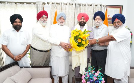 देहरादून: राज्यपाल गुरमीत सिंह से सिख प्रतिनिधिमंडल की शिष्टाचार भेंट