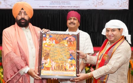 राज्यपाल ने किया श्री गुरु ग्रंथ साहिब के संस्कृत पद्यानुवाद का विमोचन, कहा – गुरुवाणी और देववाणी का सार्थक मिलन