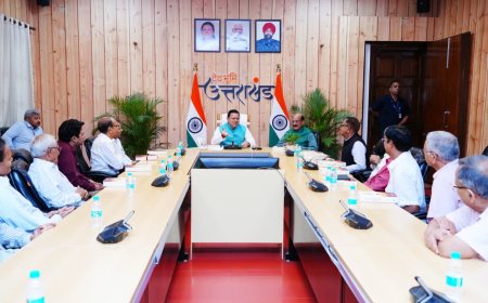 ‘सेवा विधि’ से सुदृढ़ होगी प्रशासनिक व्यवस्था: सीएम धामी ने आर.सी. लोहनी की पुस्तक का किया विमोचन