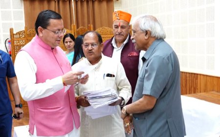 मुख्यमंत्री धामी ने जन समस्याओं का समाधान सुनिश्चित करने के लिए दिए निर्देश, लोगों की सुनीं समस्याएं