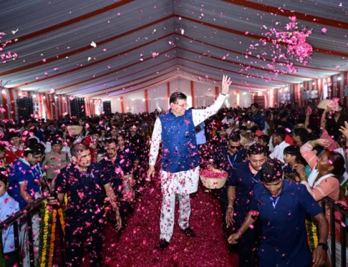 राज्यपाल और मुख्यमंत्री ने 'जन-जन की सरकार, जन-जन के द्वार' कार्यक्रम का उदघाटन किया