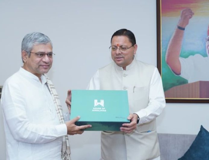 मुख्यमंत्री पुष्कर सिंह धामी ने केंद्रीय रेल मंत्री से रेल परियोजनाओं और कनेक्टिविटी विस्तार पर की महत्वपूर्ण चर्चा