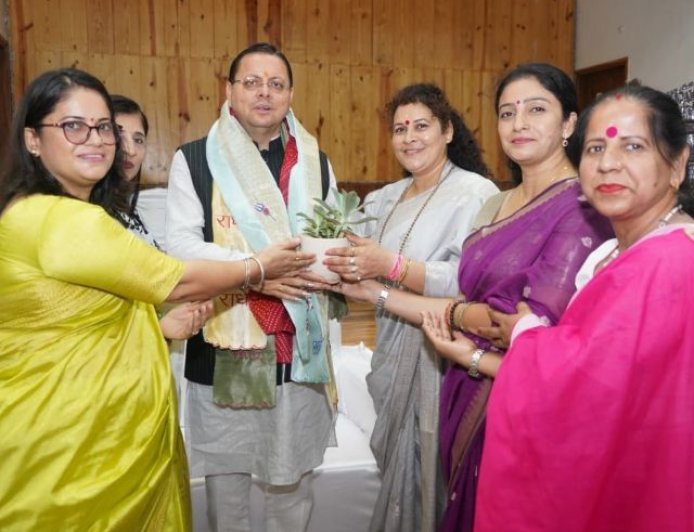 मुख्यमंत्री पुष्कर सिंह धामी के सफल कार्यकाल पर विभिन्न संगठनों ने किया सम्मान