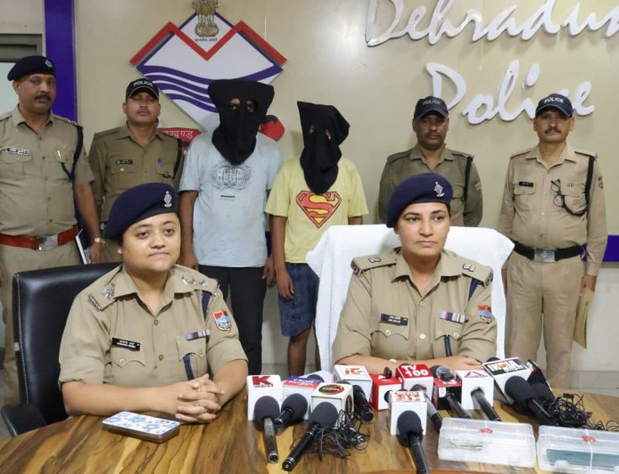 देहरादून: महिला के बंधक बनाकर लूट की वारदात का खुलासा, 12 घंटे में दो आरोपी गिरफ्तार