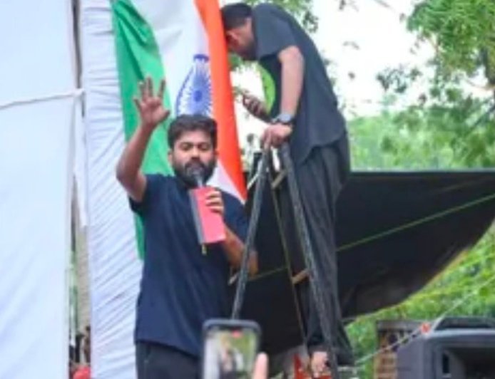 दिल्ली में CJP का ‘चलो संसद’ मार्च: अभिजीत दीपके हिरासत में, सुरक्षा व्यस्तता बढ़ी