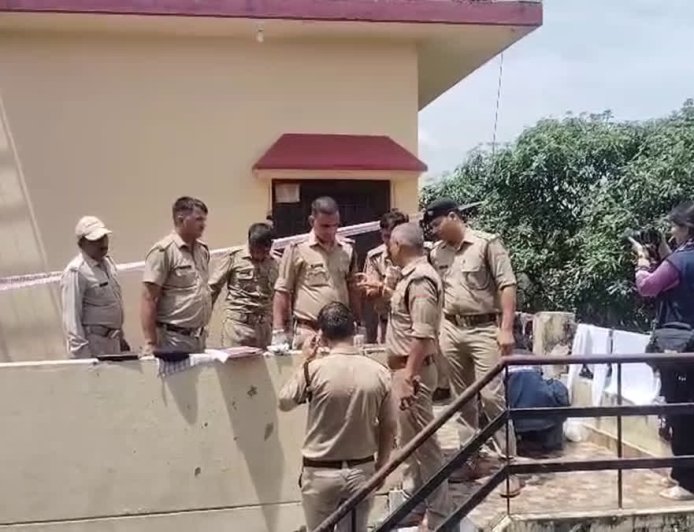 विकासनगर में गोलीकांड: युवक ने महिला को मारी गोली, फिर खुद को भी किया गोली