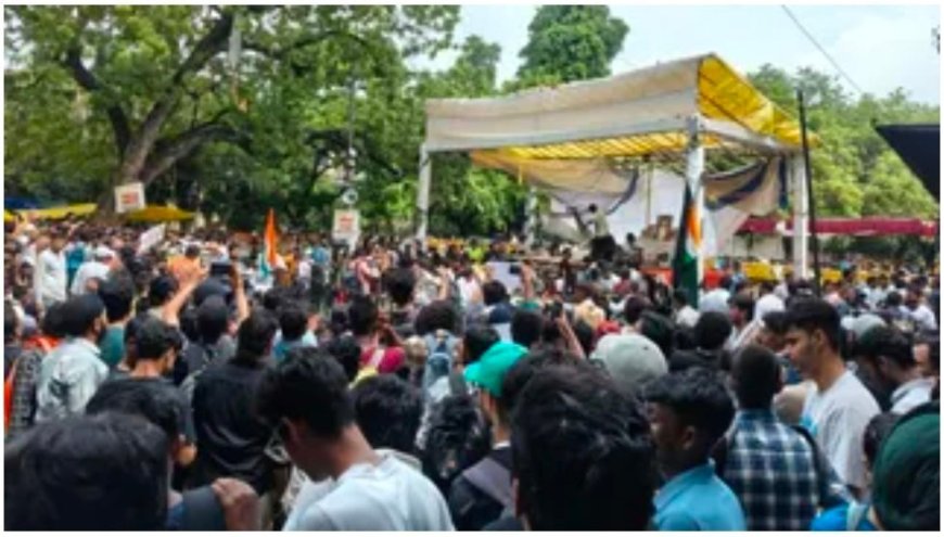 जंतर-मंतर पर प्रदर्शनकारियों की भीड़, CJP का संसद मार्च जारी