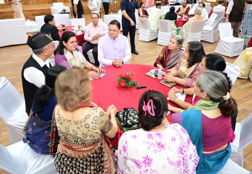 साहित्यकारों के मार्गदर्शन में आगे बढ़ता प्रदेश: सीएम धामी ने किया संवाद, दो साहित्य ग्राम की स्थापना की घोषणा