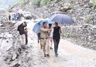 उत्तरकाशी में डीएम ने पापड गाड़ का स्थलीय निरीक्षण, राहत कार्य युद्धस्तर पर जारी