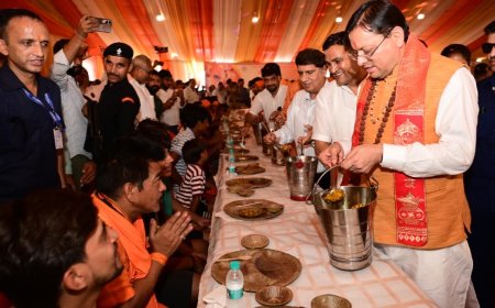 पुष्पवर्षा और चरण प्रक्षालन से देवभूमि में शिवभक्तों का अभिनंदन; सीएम धामी ने कांवड़ियों को परोसा भोजन, पुलिसकर्मियों व पर्यावरण मित्रों को किया सम्मानित