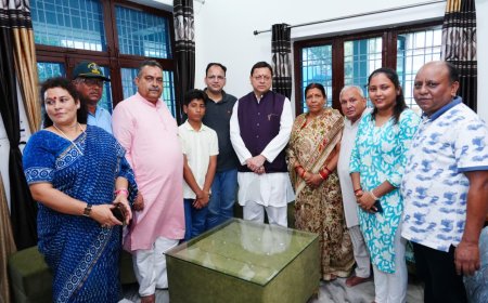 मुख्यमंत्री धामी ने शहीद अमित कुमार अणथ्वाल के परिजनों से की मुलाकात, किया सम्मानित