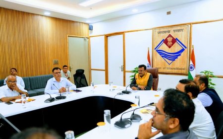 कुंभ मेला 2027: आपदा प्रबंधन और सुरक्षा की सामर्थ्य बढ़ाने के लिए मुख्य सचिव ने की समीक्षा बैठक