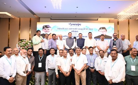 हल्द्वानी में व्यापारियों और उद्योग प्रतिनिधियों से रूबरू हुए सीएम धामी: “व्यापारी अर्थव्यवस्था की रीढ़, आप व्यापार बढ़ाइए—सरकार आपके साथ खड़ी है”