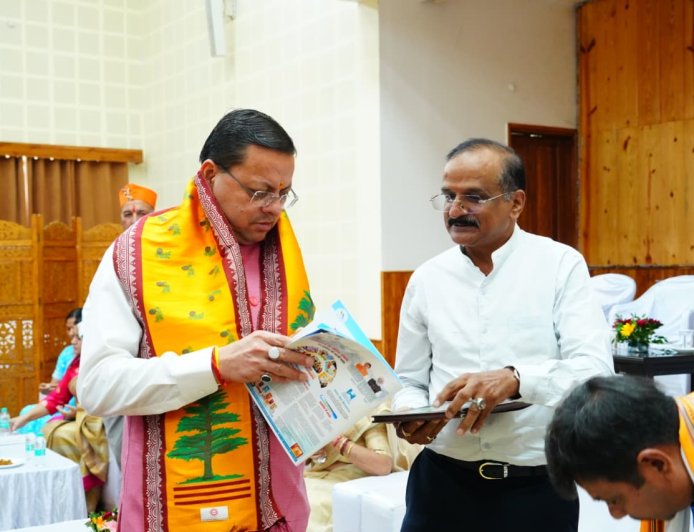 मुख्यमंत्री धामी ने मुख्य सेवक सदन में जन समस्याओं का सुनवाई की, त्वरित समाधान के कड़े निर्देश दिए
