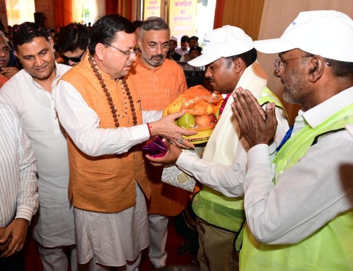 हरिद्वार में शिवभक्तों का भव्य स्वागत, मुख्यमंत्री ने पुलिसकर्मियों एवं पर्यावरण मित्रों को किया सम्मानित