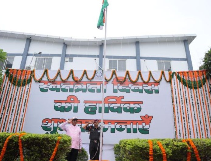 यूपीसीएल के प्रबंध निदेशक पी०सी० ध्यानी ने 80वें स्वतंत्रता दिवस की बधाई दी