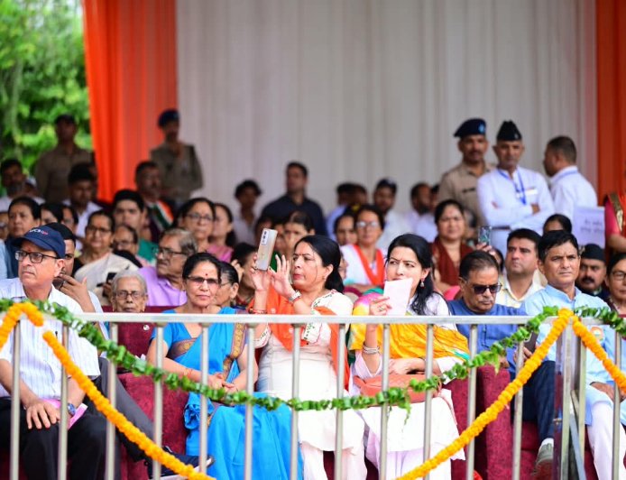 80वें स्वतंत्रता दिवस पर सीएम धामी ने किया तिरंगा फहराने के साथ की 7 बड़ी घोषणाएं