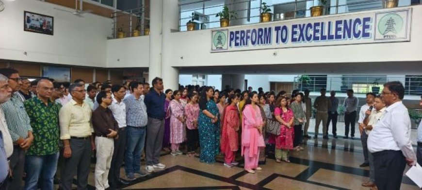 विभाजन विभीषिका स्मृति दिवस के अवसर पर एमडी पी0सी0 ध्यानी एवं पिटकुल के कार्मिकों ने  दो मिनट का मौन धारण कर शहीदों को दी श्रद्धांजलि