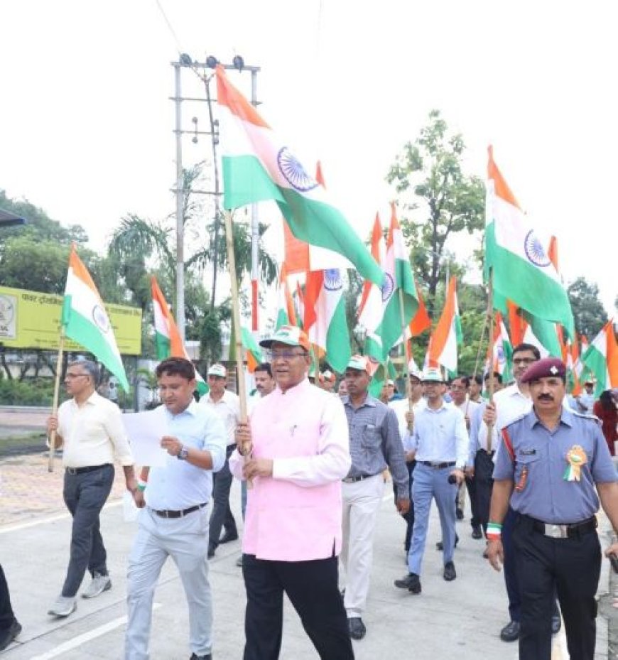 स्वतंत्रता दिवस पर पी0सी0 ध्यानी के नेतृत्व में तिरंगा फहराया गया, देशभक्ति गीतों का आयोजन